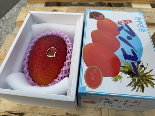 Miyazaki Premium Fully-Ripened Mango 700g / 5L | Premium Japanese Fruit from Miyazaki | Heng Fruits Singapore|hash:f82ac714897feafefbe8a37f86abf591